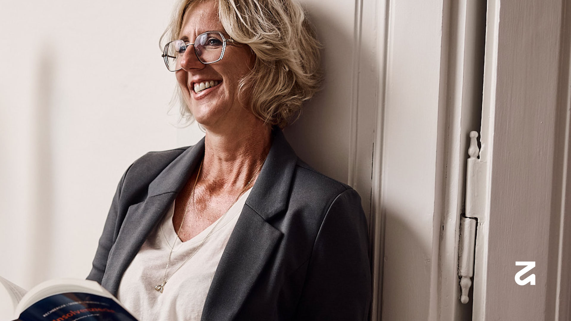 Brand Design Karin Reimann – Portrait mit Signet, Schöpferei